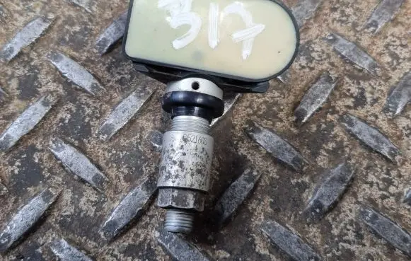 BMW 3 G20 G21 Tire pressure sensor 6877936