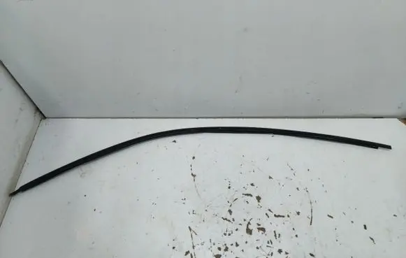 Roof trim bar molding cover