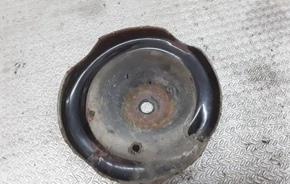 Subaru Forester SH Coil spring mount 