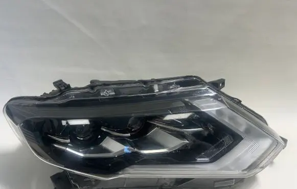 Nissan X-Trail T32 Headlight/headlamp