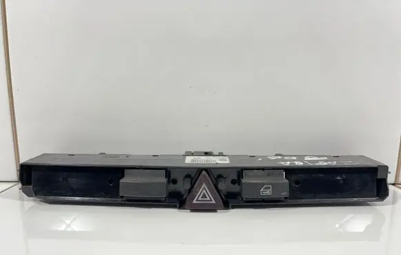 Opel Zafira B Hazard light switch 03758075 0320 13100105
