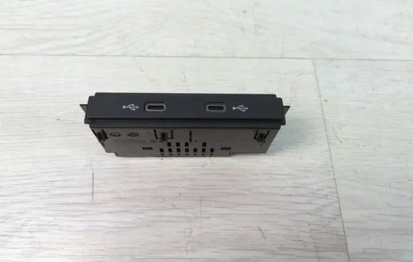 Cupra Leon AUX in-socket connector 5NA035736