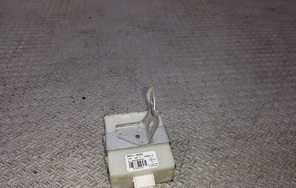 Toyota Avensis T250 Door central lock control unit/module 8974105070