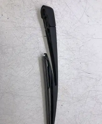 Rear wiper blade arm