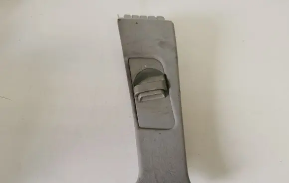 Mercedes-Benz E W211 Seat belt trim A2116903330