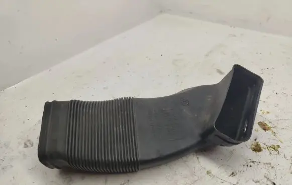 Audi A4 S4 B5 8D Air intake duct part 8D0129617E