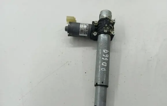 BMW 5 F10 F11 Seat adjustment motor 9168756 0390204069