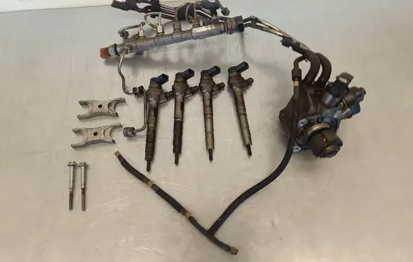 Audi Q3 8U Fuel injection system set 0445010529 03L130755AC