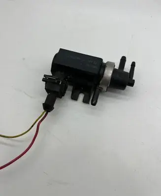 Volvo S40, V40 Vacuum valve 72190344 18T046