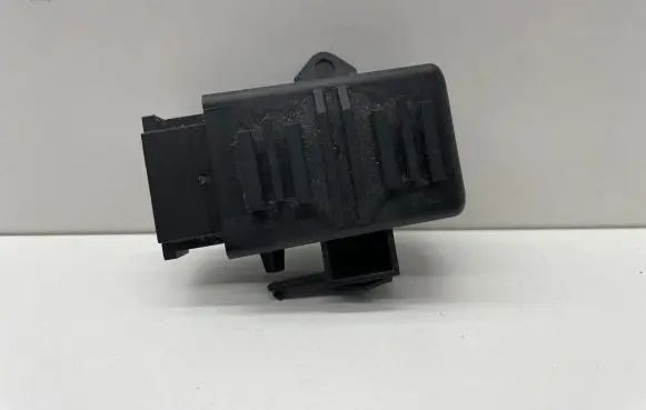 Volkswagen Golf V Seat heating relay 1Z0959772B