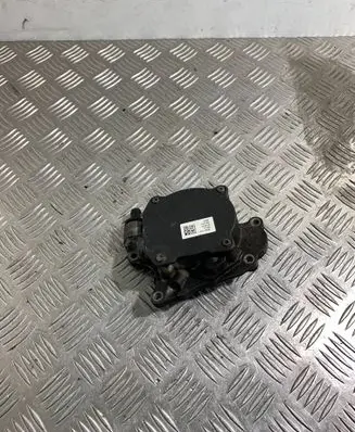 Volkswagen Golf VI Vacuum pump 03L145207