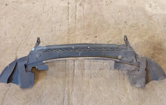 Volvo XC70 Front bumper skid plate/under tray 30744085