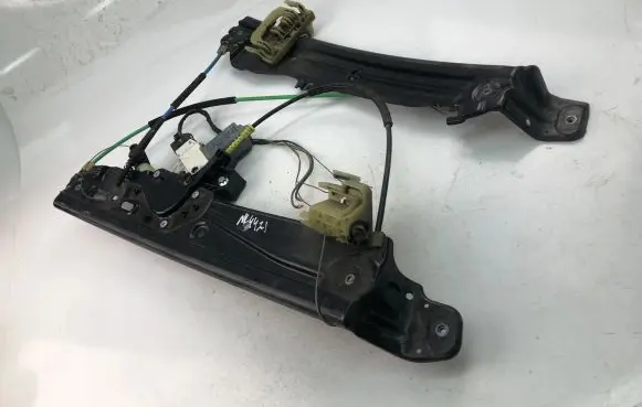BMW 5 F10 F11 Front door electric window regulator 7182132