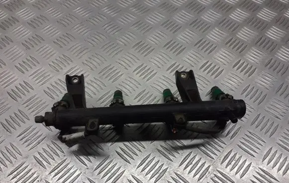 Peugeot 206+ Fuel main line pipe 9655833580