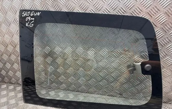 Mitsubishi Shogun Rear side window 43R00033 M213AS2 A001594
