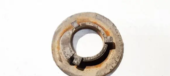 Chrysler PT Cruiser Front coil spring rubber mount 04656446ac