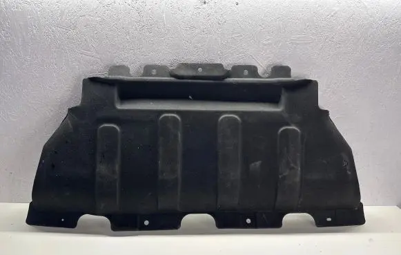 Jeep Grand Cherokee Engine splash shield/under tray 68037063