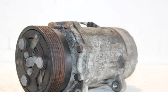 Volkswagen Caddy Air conditioning (A/C) compressor (pump) 7H0820803D