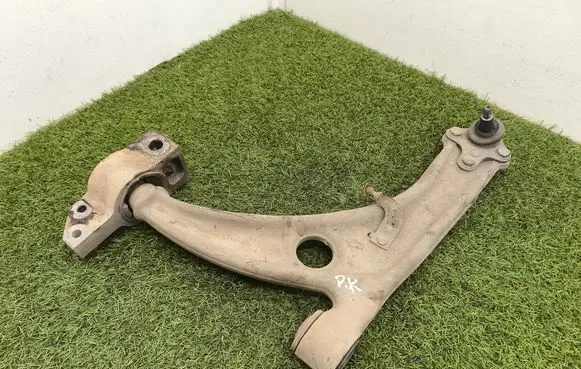 Volkswagen PASSAT B6 Front lower control arm/wishbone 3C0407153B