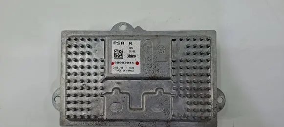 Peugeot 3008 II Headlight ballast module Xenon 90093044 B02587