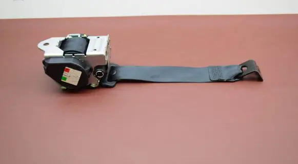 Rear seatbelt