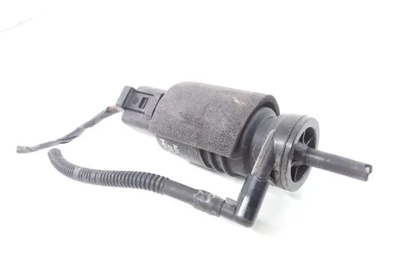 BMW 3 E46 Windscreen/windshield washer pump 8362154