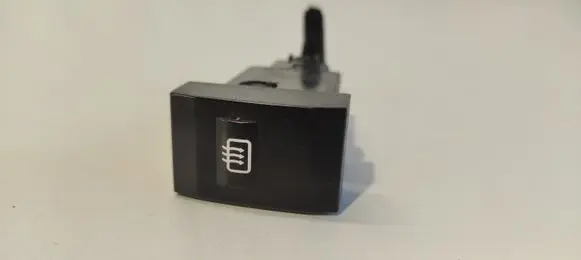 KIA Sorento Windscreen/window heater switch