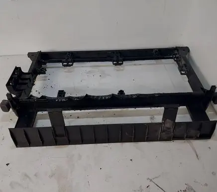 BMW 5 E39 Radiator mount bracket 171122473569