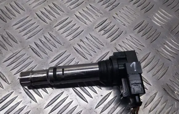 Volkswagen Golf V Spark distributor 036905715E