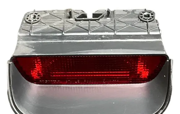 Honda CR-V Third/center stoplight P6939
