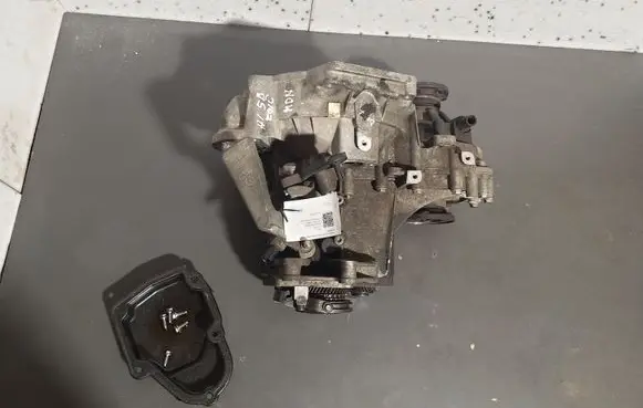 Manual 5 speed gearbox