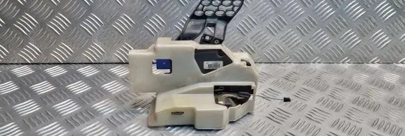 Porsche Cayenne (9PA) Rear door lock 7L0839015