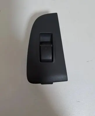 Toyota Avensis T250 Electric window control switch 7423105140