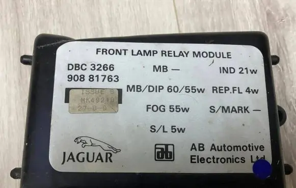 Jaguar XJ X40 Light module LCM DBC3266 90881763 MK49210