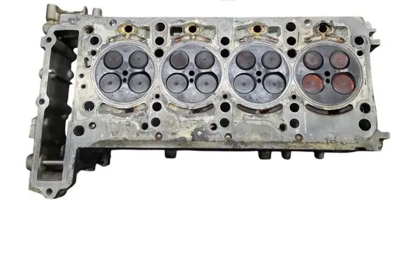 Mercedes-Benz E W212 Engine head R6510160201 1539M056E R651016