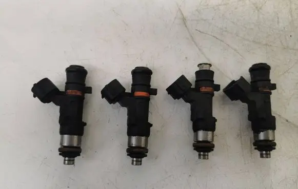 Nissan Note (E11) Fuel injectors set 0280753013