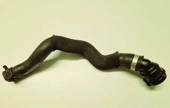Engine coolant pipe/hose