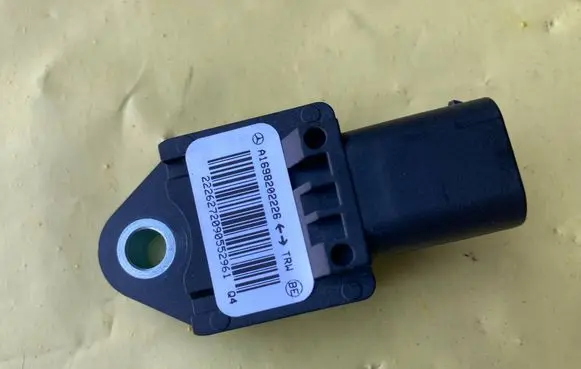 Mercedes-Benz A W169 Airbag deployment crash/impact sensor A1698202226