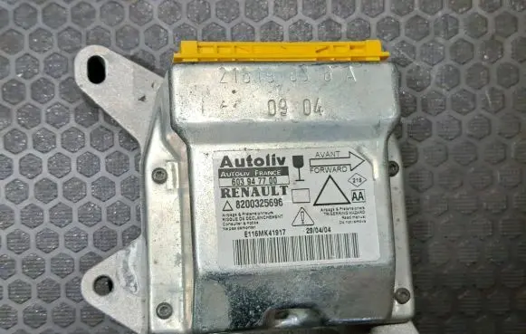 Renault Laguna II Airbag control unit/module 8200325696 E116MK41917 603947700
