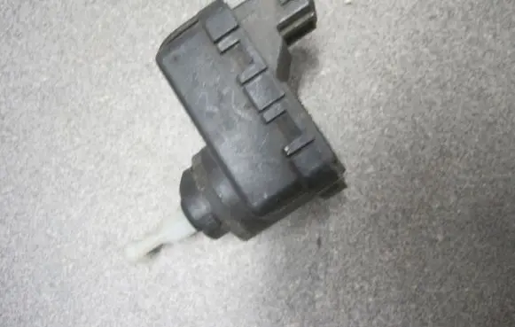 Volkswagen Golf III Headlight level adjustment motor 1H0941295B