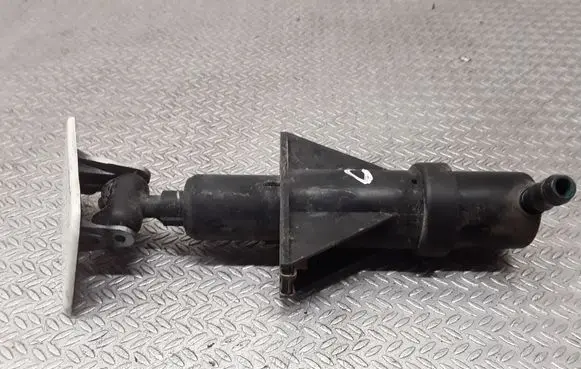 Hyundai Sonata Headlight washer spray nozzle 