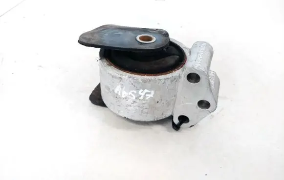 Mitsubishi Space Star Engine mount bracket 30814380