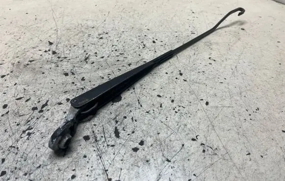Renault Megane I Front wiper blade arm 7700834482