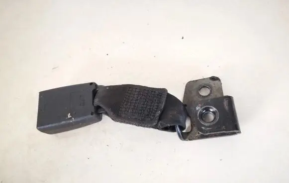 Toyota Avensis T220 Rear seatbelt buckle
