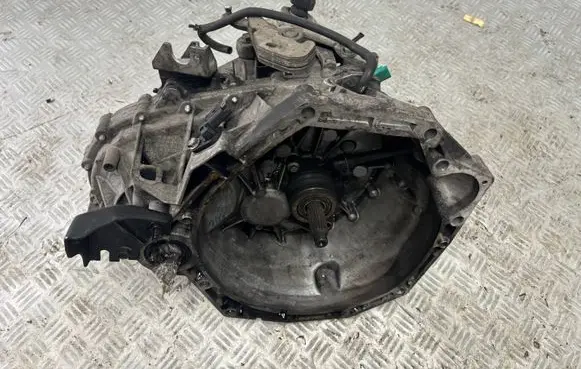 Nissan Qashqai Manual 6 speed gearbox 32010JD500