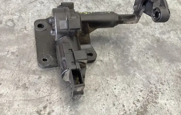 Chrysler Grand Voyager IV Rear door window regulator motor 014608