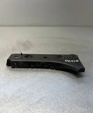 Audi A6 S6 C5 4B Front bumper mounting bracket 4B0807284B