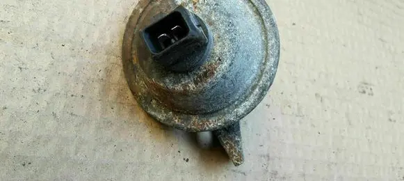 Volkswagen Golf I Valve vacuum 035133965