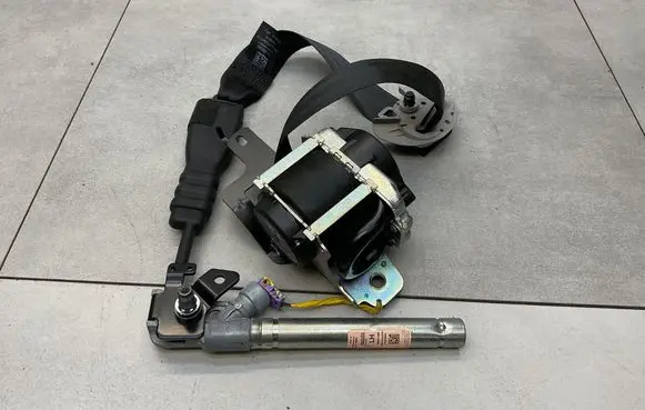 Hyundai Tucson TL Front seatbelt 