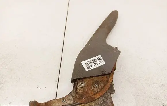 Nissan Serena Handbrake/parking brake lever assembly